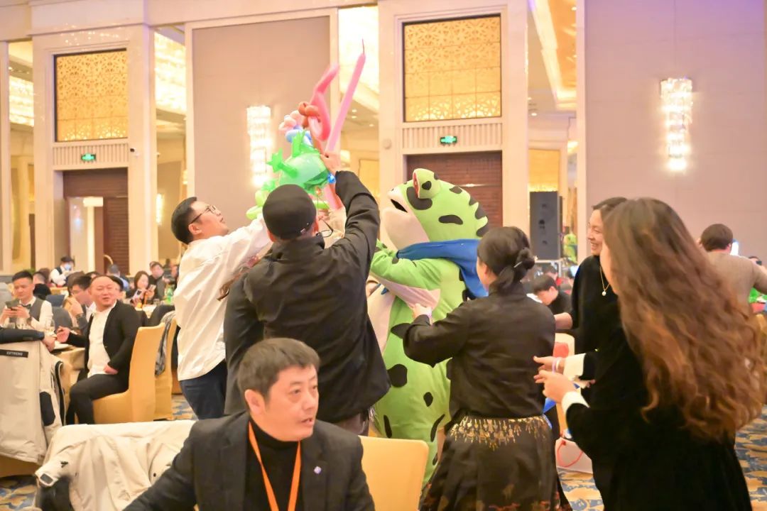 龍騰年·秉初心·創(chuàng)未來|清風(fēng)裝飾25周年主題年會圓滿成功！
